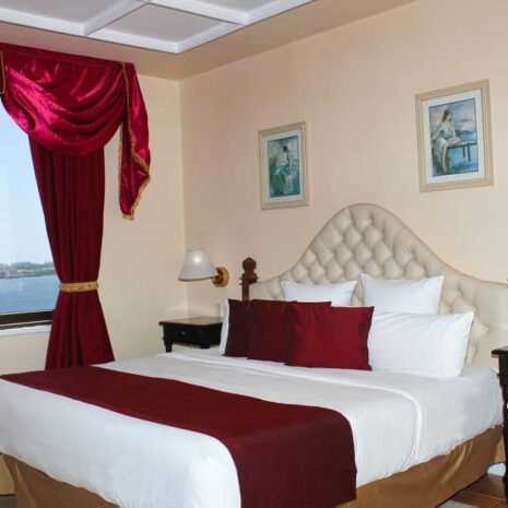 Senior_Suite_Room_ (2) Senior_Suite_Room_ (2)